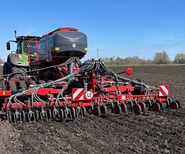 Аграрії Полтавщини тестують нову технологію strip-till