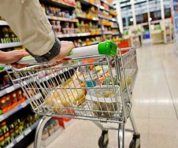 Ціни на продукти: що дорожчає, а що дешевшає в Україні