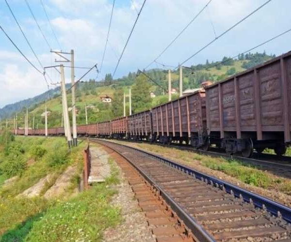 Знижку 30 % на залізничні перевезення зерна з прифронтових територій поки що не надаватимуть