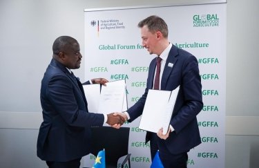 Олексій Соболев, Мухіндо Нзангі Бутондо