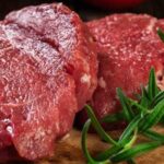 Райффайзенбанк передбачає стабільність дорогих цін на яловичину глобально.