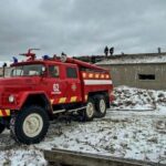 Смерть 100 свиней і травма робітника: російський удар по фермі біля Харкова