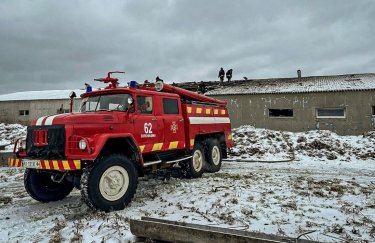 Смерть 100 свиней і травма робітника: російський удар по фермі біля Харкова