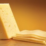 Сирна суперечка: польський імпорт тисне на українських виробників, захоплюючи ринок