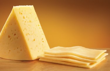 Сирна суперечка: польський імпорт тисне на українських виробників, захоплюючи ринок