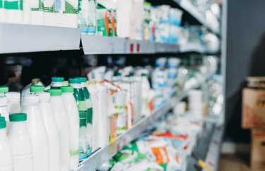 В Україні зростають ціни на молочку: молоко, кефір, йогурт і сметана стають дорожчими