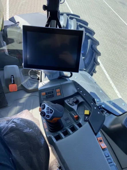 «Потужніша сила»: перший офіційний XERION 12 від CLAAS вже в Україні 24