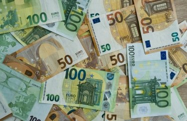 Європейський Союз вкладає 10 мільярдів євро у розгортання семи великих центрів обробки даних для штучного інтелекту. 2 Європейський Союз вкладає 10 мільярдів євро у розгортання семи великих центрів обробки даних для штучного інтелекту. 2