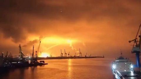 Росія зупинила роботу головного порту для зерна через небезпеку атак безпілотників — АГРОПОЛІТ
