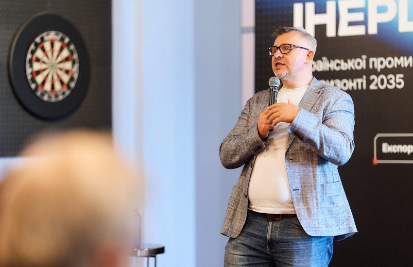 Анатолій Амелін Поштовхом до дискусії стала петиція, зареєстрована на сайті Кабінету Міністрів України