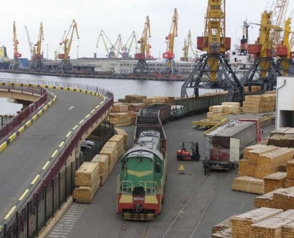Агрополітика: Укрзалізниця наклала ліміти на транспортування вантажів до одеських портів