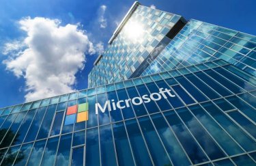 Microsoft інвестує в центри обробки даних кошти, порівнянні з щорічним бюджетом України