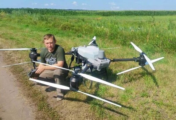 Агродрон обробка коштує в середньому 350 гривень за гектар, повідомляє оператор — КУРКУЛЬ.