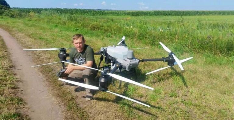 Агродрон обробка коштує в середньому 350 гривень за гектар, повідомляє оператор — КУРКУЛЬ. 7
