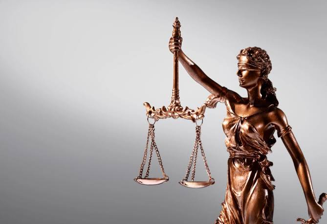 Коли потрібно звертатись до адвоката: головні ознаки того, що вам потрібна правова допомога