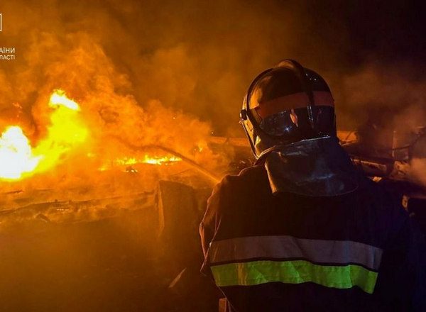Росіяни пошкодили цивільне судно та поранили людей при атаці на портову інфраструктуру Одещини