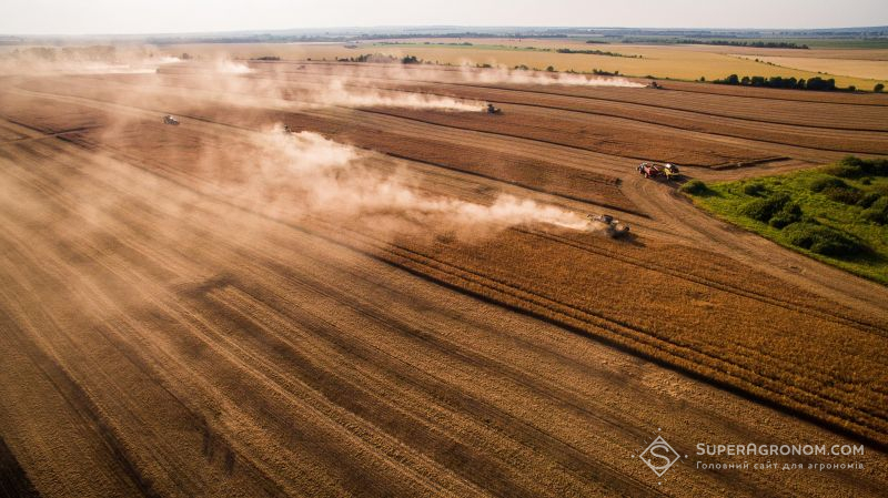 МХП, ТАС Агро та ІМК завершили жнива ранніх зернових 2 МХП, ТАС Агро та ІМК завершили збирання ранніх культур