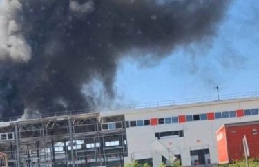Російські сили знищили термінал "Нової пошти" на Харківщині, внаслідок чого загинув працівник. 4