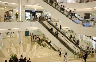 В Україні час повітряних тривог під час робочого дня торговельних центрів збільшився приблизно до&hellip;