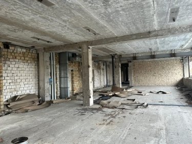Продають київську 9-поверхівку: названо ціну