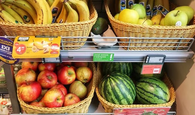 Żabka запровадила поштучний продаж фруктів та овочів 2 Польська мережа Żabka запустила продаж фруктів та овочів поштучно