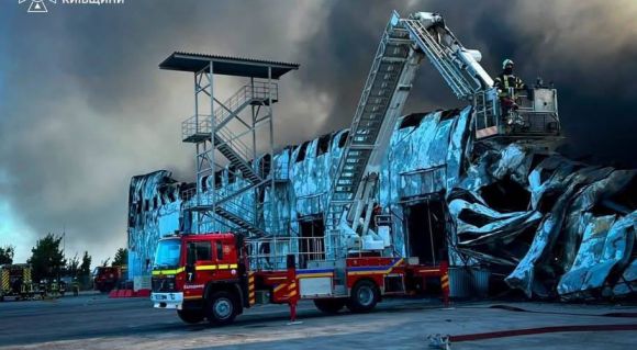 На Київщині російська атака знищила склади селекційної компанії ВНІС 4