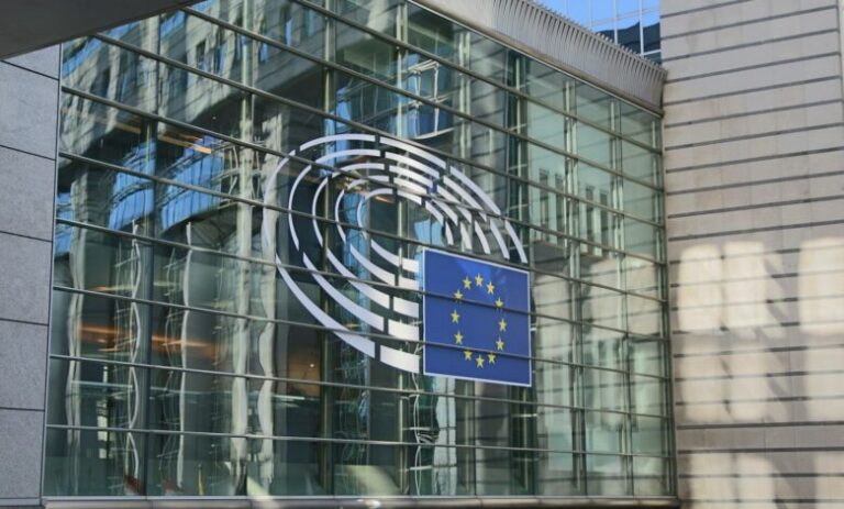 Єврокомісія заморозила €220 млн для українських аграріїв через блокаду портів 10