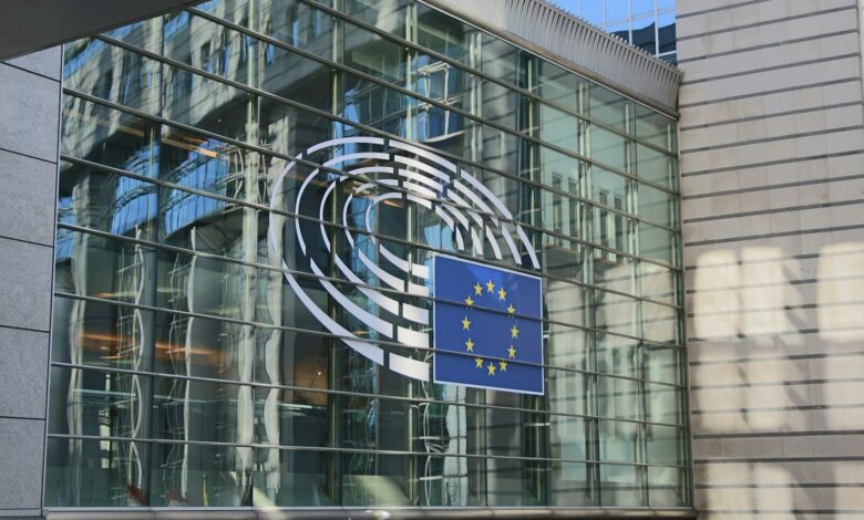 Єврокомісія заморозила €220 млн для українських аграріїв через блокаду портів 2 glass walled building during daytime