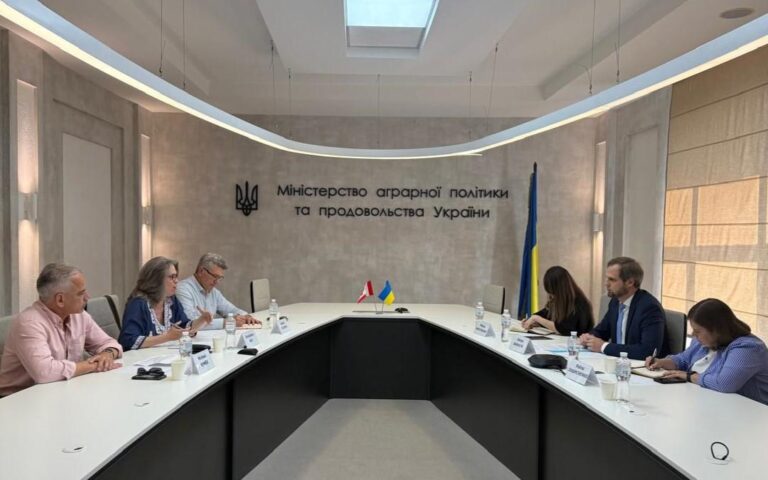 Канада надасть Україні ще один зерновий рукав для вирішення проблем з експортом — АГРОПОЛІТ 9 Канада надасть Україні ще один зерновий рукав для вирішення проблем з експортом — АГРОПОЛІТ 5