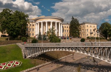 ГОЛОВНА 6 Жовтневий палац у Києві повернуть у державну власність – рішення суду – Delo.ua