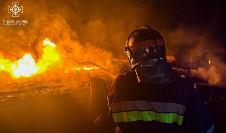 Одещина: російський удар пошкодив цивільне судно, є постраждалі 4 Одещина: російський удар пошкодив цивільне судно, є постраждалі 3
