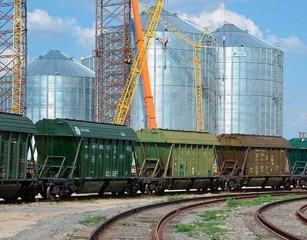 Укрзалізниця прокладає нові шляхи для експорту зерна