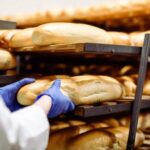 Половина українських хлібозаводів зазнали збитків через війну: прогноз цін на&hellip;