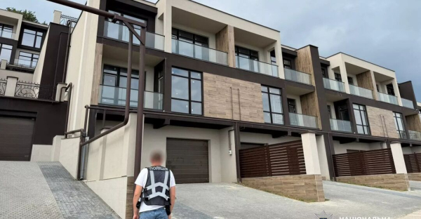 Забудовник незаконно заволодів комунальною землею в Одесі, збудувавши 47 таунхаусів
