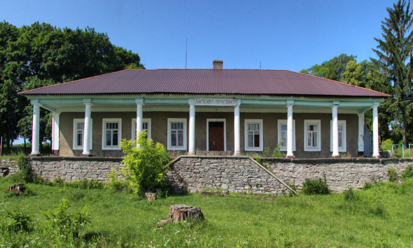 Палац у Великій Слобідці: архітектурна перлина з незвичною історією 8 Палац у Великій Слобідці: архітектурна перлина з незвичною історією 8